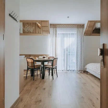 Janowa Πανσιόν 3*