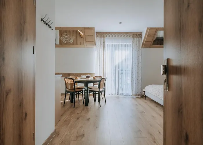 Janowa בית הארחה 3*